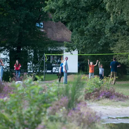 Familiehuis De Spar * 오털로